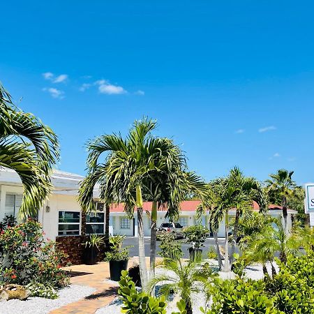 Siesta Inn Sarasota - Indian Beach ภายนอก รูปภาพ