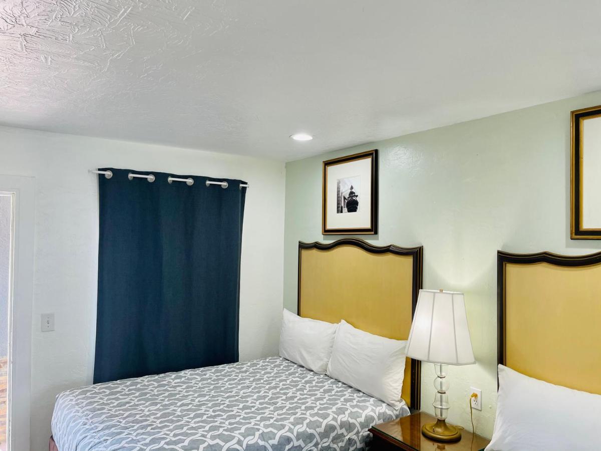 Siesta Inn Sarasota - Indian Beach ภายนอก รูปภาพ