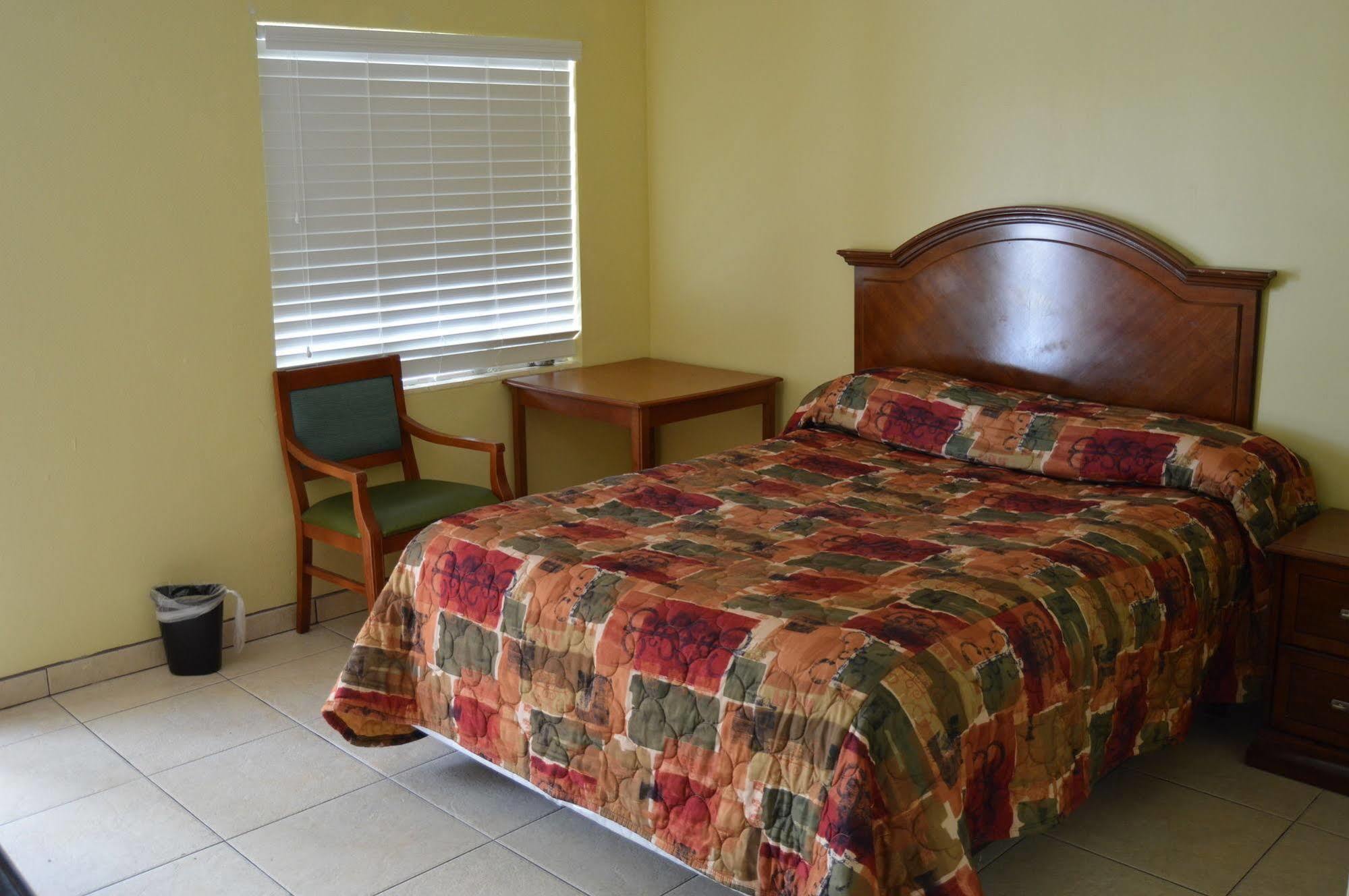 Siesta Inn Sarasota - Indian Beach ภายนอก รูปภาพ